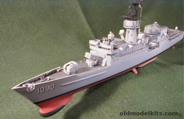 CM 1/350 FF1090 USS Ainsworth  (Modern US Knox class FF) plastic model kit